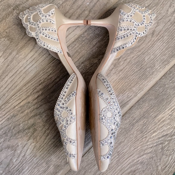 Badgley Mischka shoes. - Picture 10 of 12